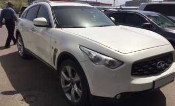 Аренда Infinity FX37 2012 в Улан Удэ Аренда Infinity FX37 2012 в Улан Удэ