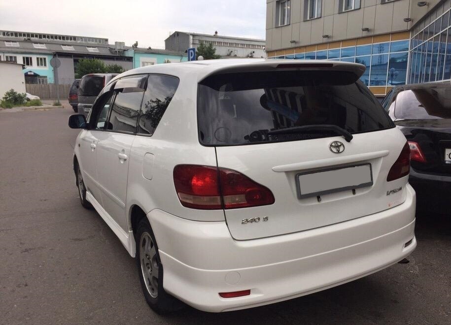 Аренда авто Toyota ipsum 2006 Аренда авто Toyota ipsum 2006