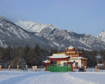 Достопримечательности байкала Дацан зимой