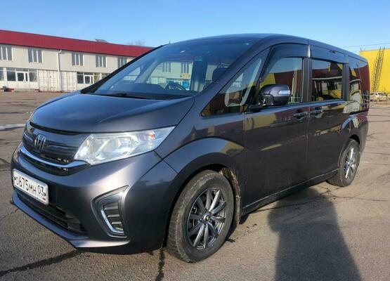 Аренда авто Honda Stepwgn 2017 Аренда авто Honda Stepwgn 2017
