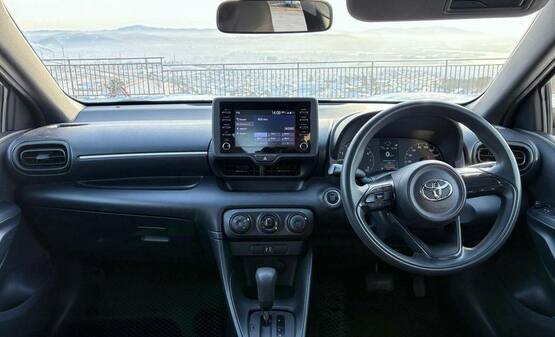 Аренда авто а Alpha Car Toyota Yaris 2022