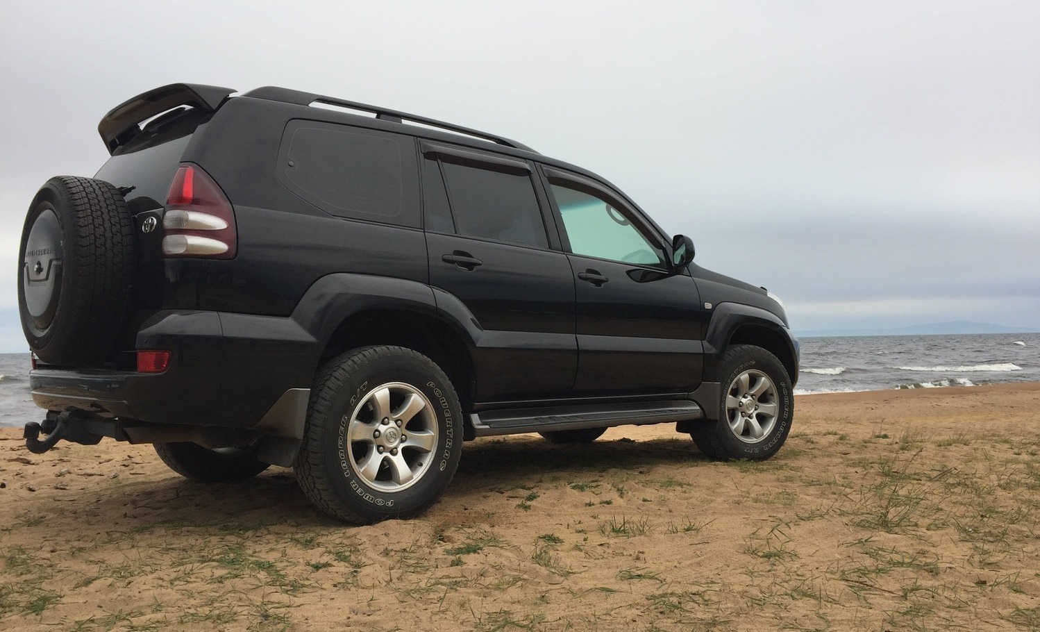 Аренда авто а Alpha Car Toyota LandCruiser Prado с прицепом Аренда авто а Alpha Car Toyota LandCruiser Prado с прицепом