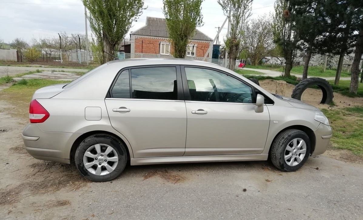 Аренда авто а Alpha Car Nissan Tiida Аренда авто а Alpha Car Nissan Tiida